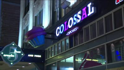 Colossal Cupcakes 