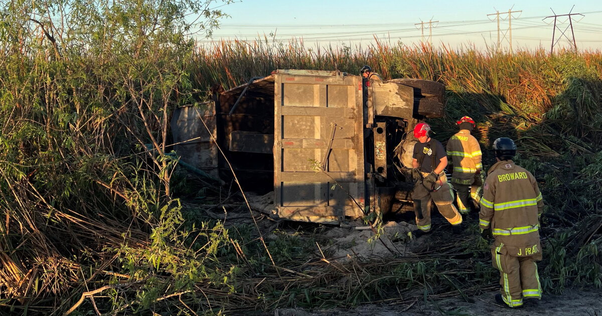 Dump truck driver dies in rollover crash - Vimarsana News