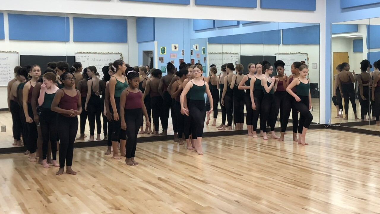 Students take ballet class at Plumosa School of the Arts K-8 in Delray Beach on Sept. 16, 2022 (1).jpg
