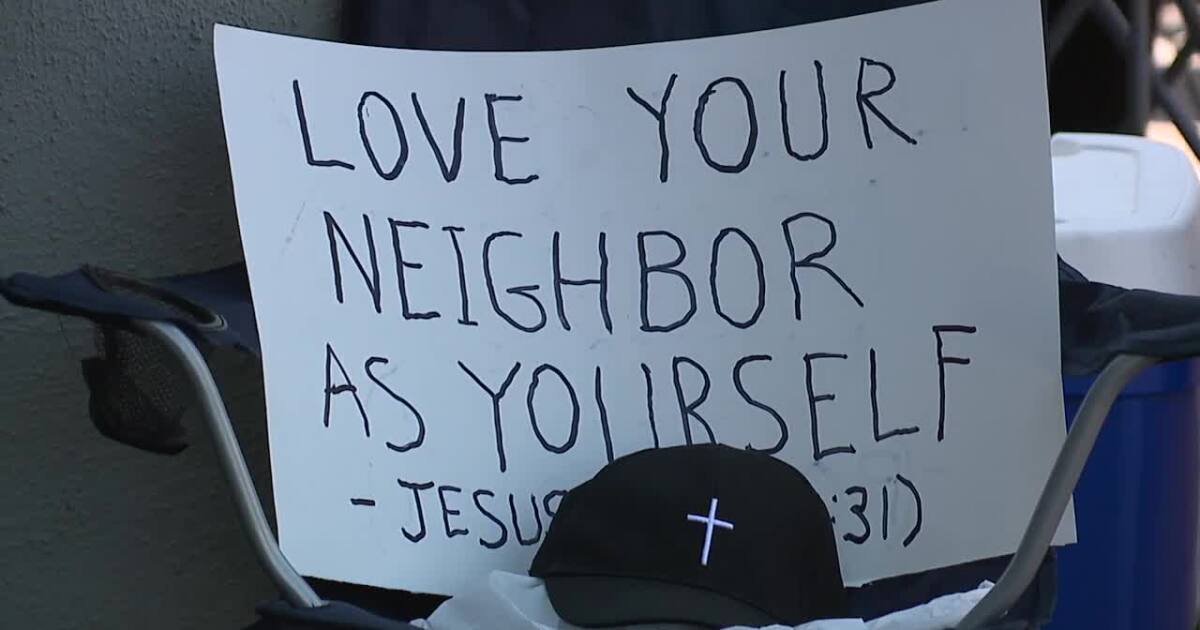 'We cannot remain silent': Clergy members ask ICE to release 7 people with medical issues