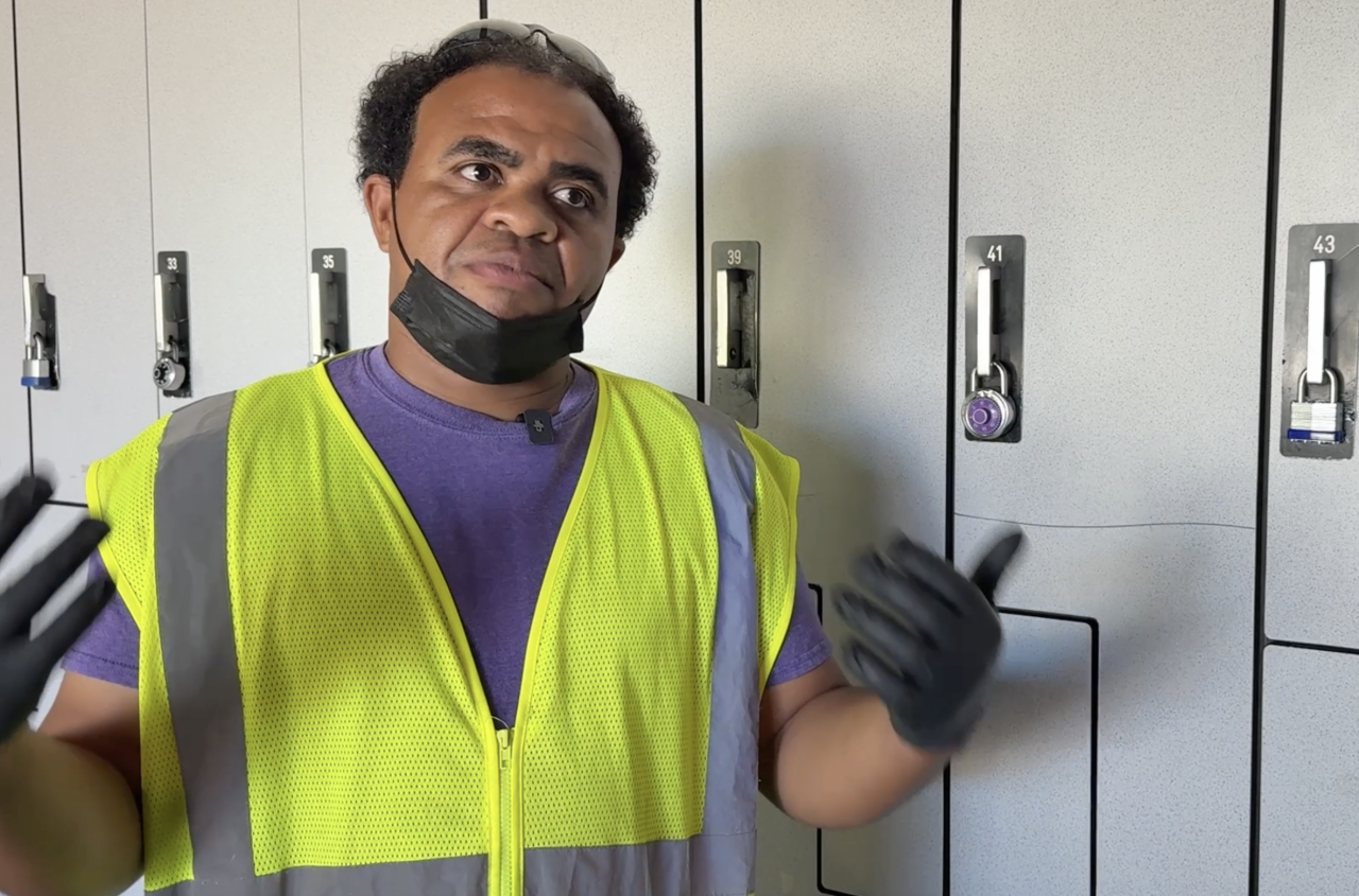 SLO Navy Veteran Ephriam Markham works at the 40 Prado Shelter.png