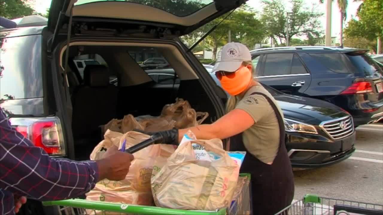 Delray Beach shopper Nadia Nicotra wearing face mask