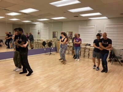 Bachata Vida Dance Company class