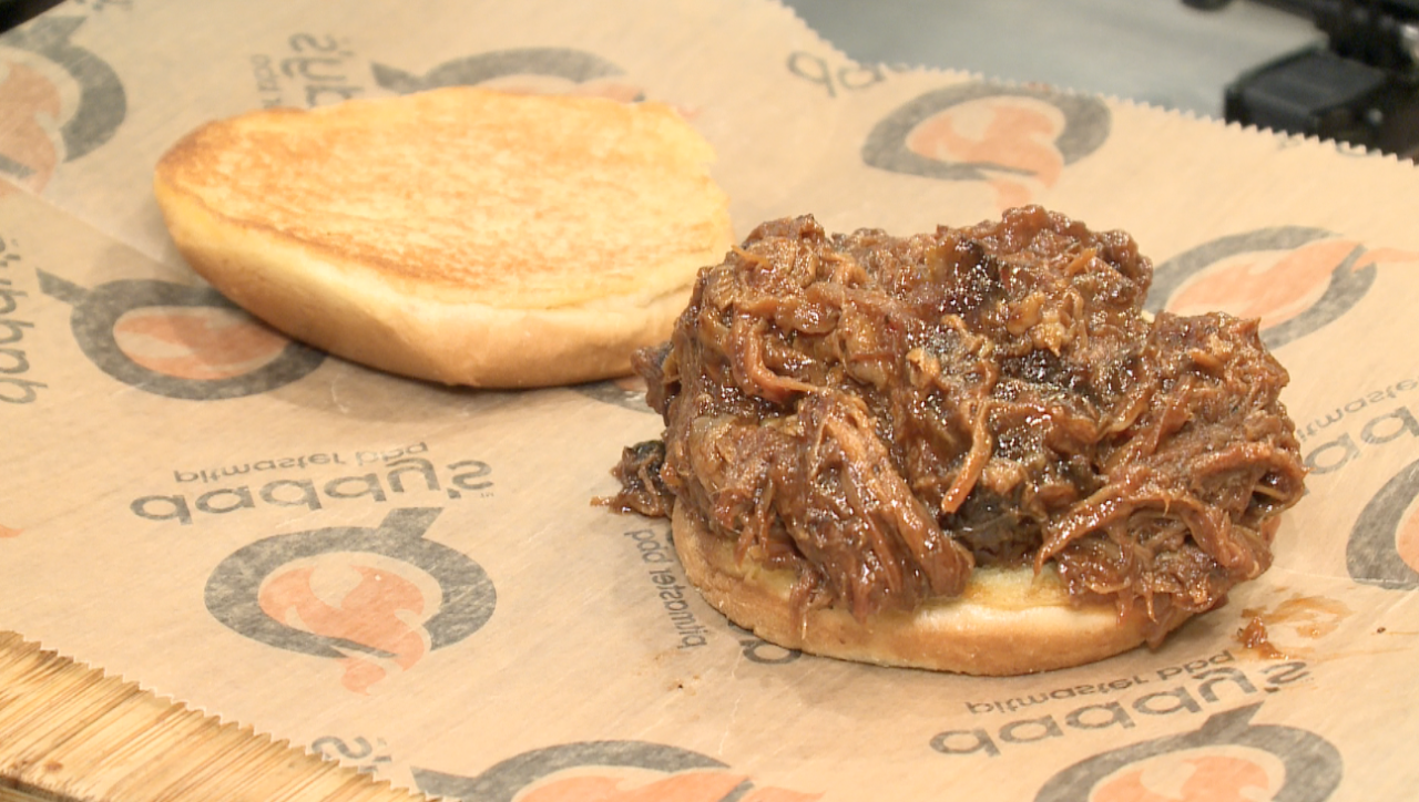 q daddy's pulled pork sandwich