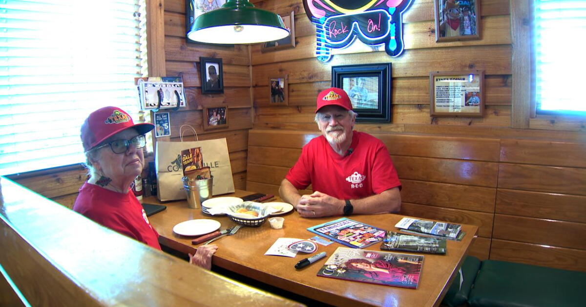494 stops and counting! This couple is traveling to every Texas Roadhouse ...