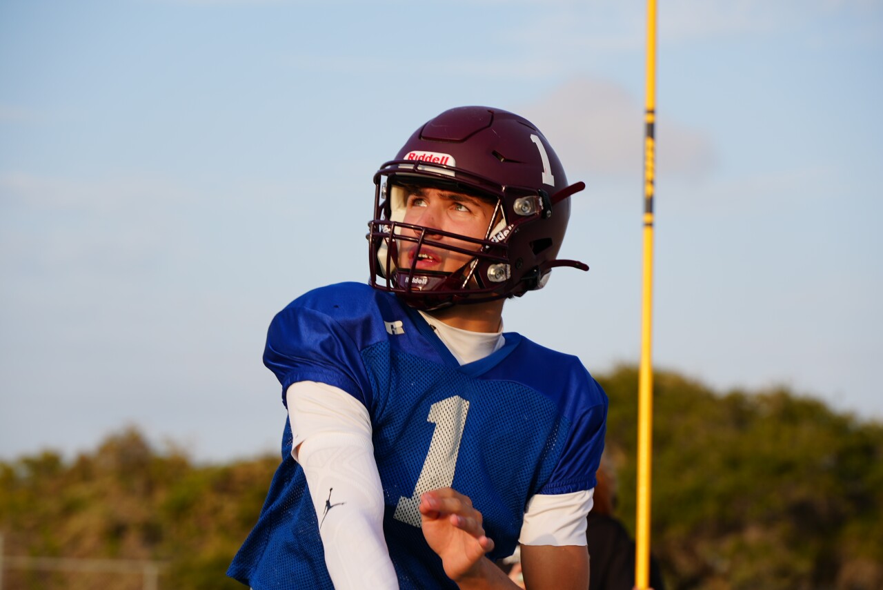 Flour Bluff quarterback Lucian Cruz