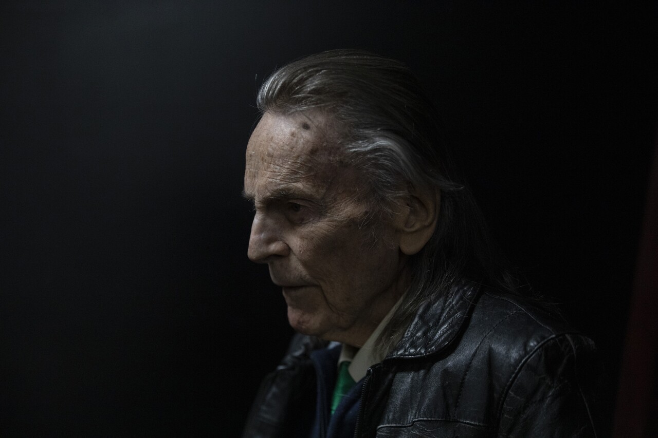 Gordon Lightfoot poses at premiere of 'LIGHTHEADED: A Gordon Lightfoot State of Mind' in Toronto in 2022