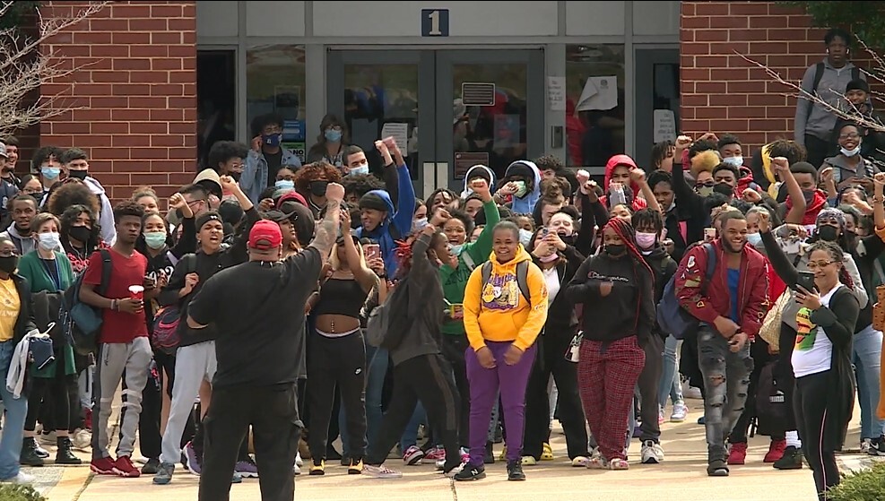 Meadowbrook High School protest 01.jpg