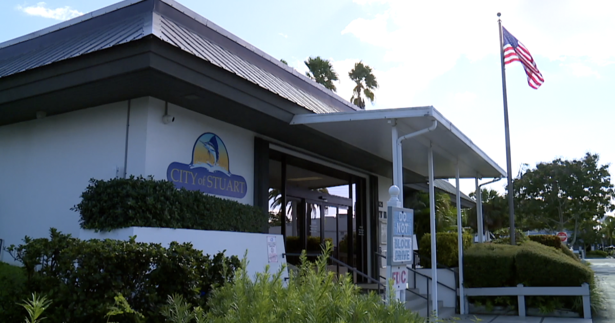 Stuart commission votes 3-2 to rehire former city manager at reduced salary