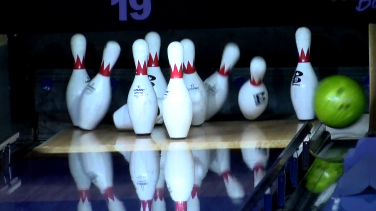 ‘Bowling for Bread’ event raises money in Boca Raton to strike out hunger.