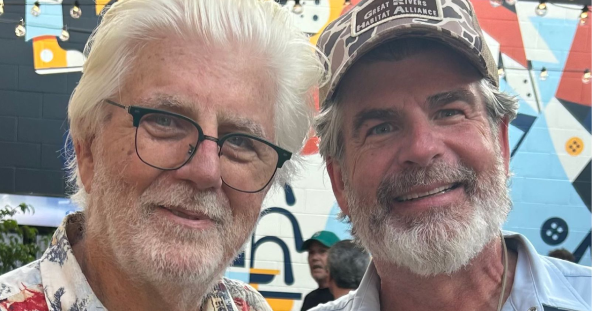Photo : FOX 13 News Utah McDonald, le chanteur des Doobie Brothers, découvre son fils après 58 ans