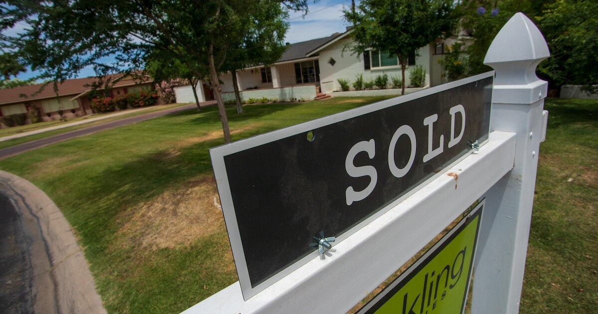 Phoenix metro home prices dip to start the year - Vimarsana News