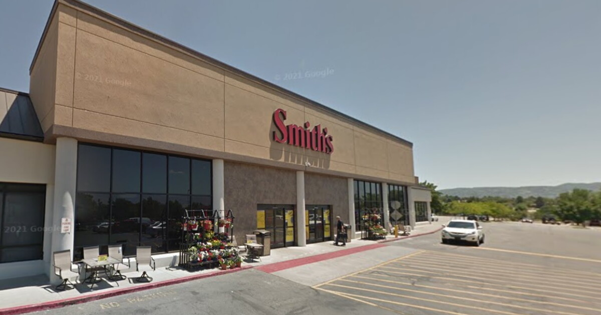 Smith's in Sandy evacuated after firefighters notice unusual smell - Vimarsana News