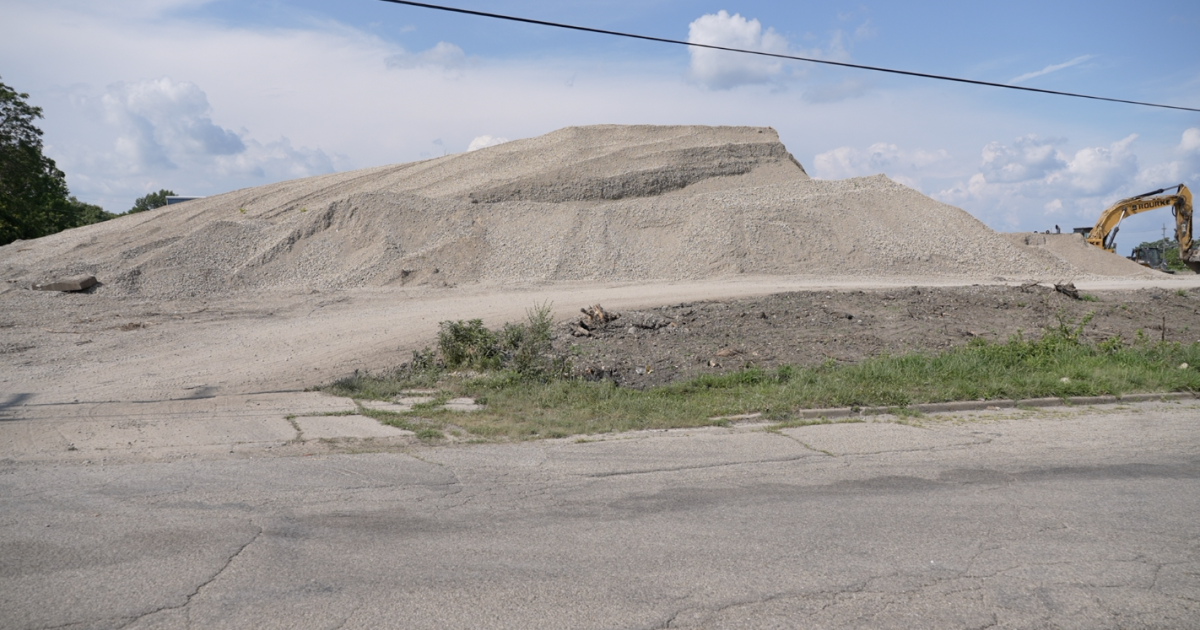 'I'm happy it's finally being removed' | Middletown clears final removal of debris pile plaguing residents