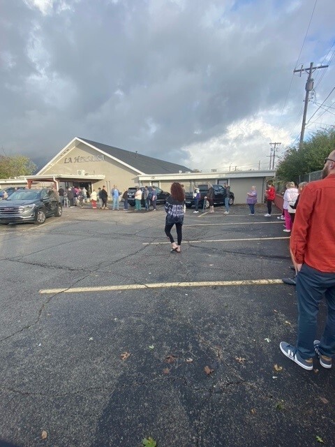 PHOTO line in polling place in east Tulsa