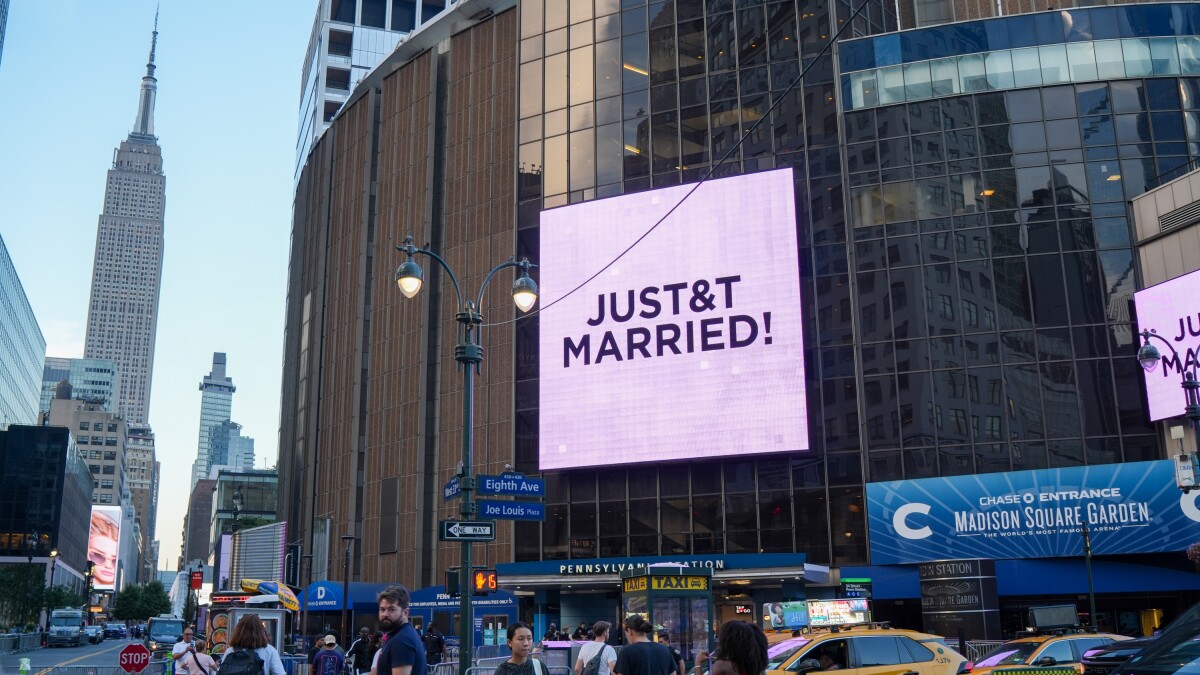 Taylor Swift and Travis Kelce are married in Madison Square Garden ceremony