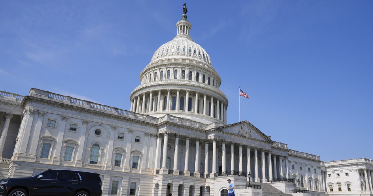 Senate advances bipartisan deal to finish shutdown after clearing 60-vote hurdle Senate advances bipartisan deal to finish shutdown after clearing 60-vote hurdle