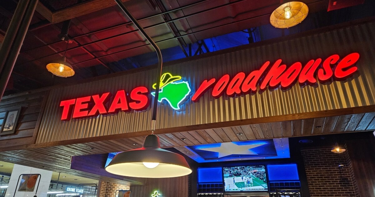 Το Texas Roadhouse αυξάνει τις τιμές μενού, οι επιταγές εξακολουθούν να αυξάνονται