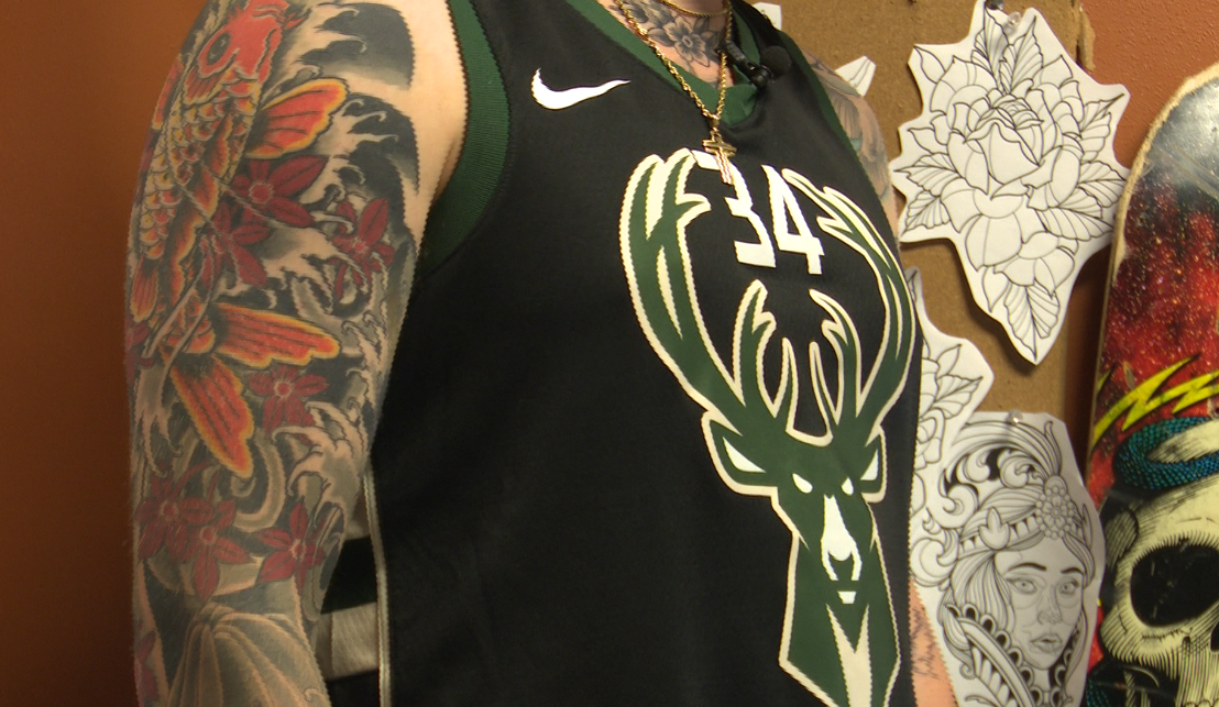 De Pere man gets 'Bucks in Six' tattoo to celebrate the NBA Championship
