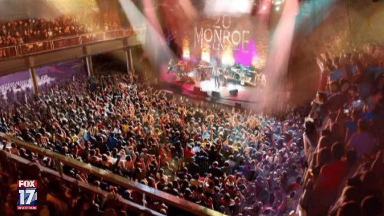 20 Monroe Live