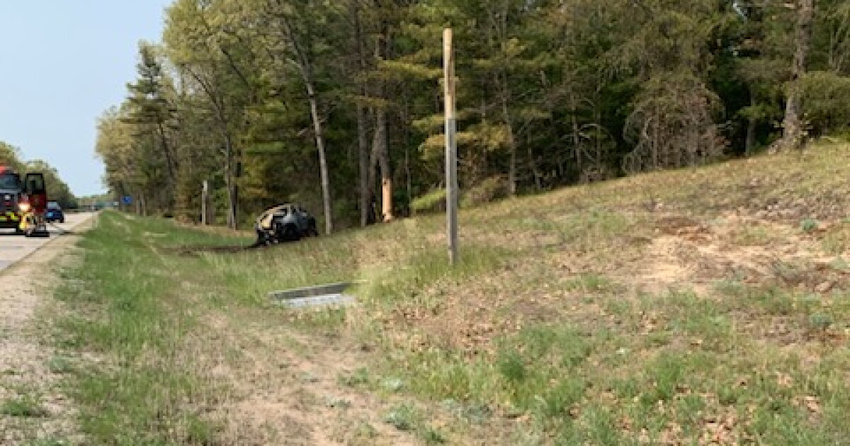 1 dead in highway crash, car fire near Whitehall - Vimarsana News