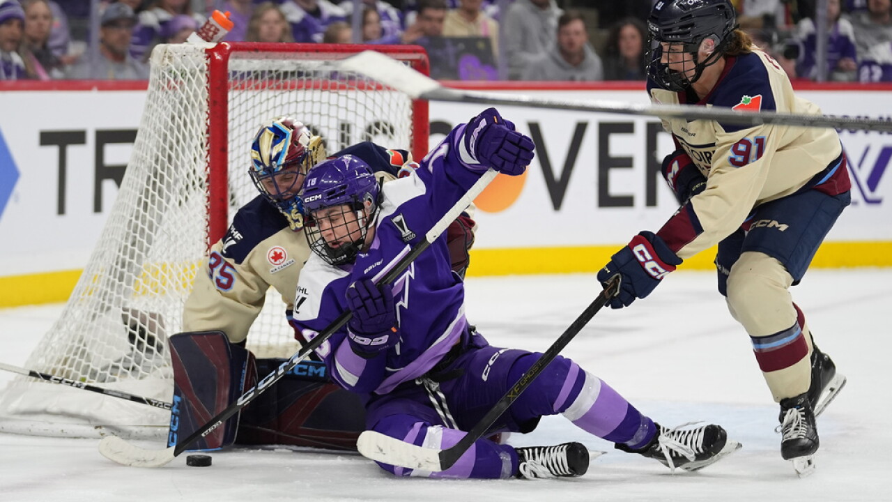 PWHL Frost Victoire Hockey