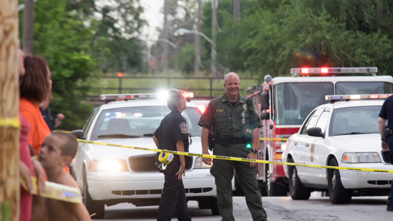PHOTOS: Suspect fires shots at IMPD during chase