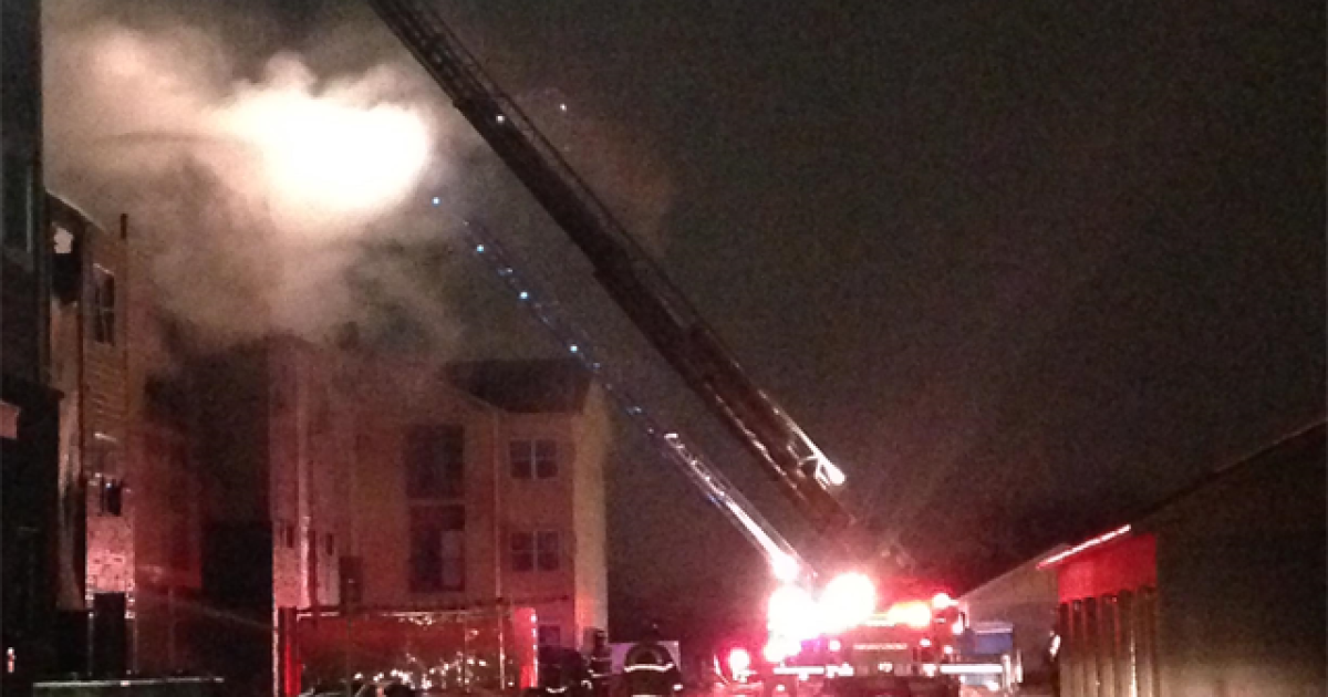 Crews battle fire at apartment complex