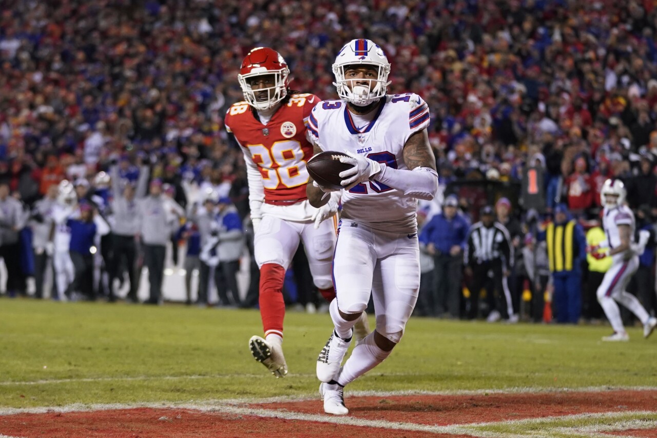 Buffalo Bills receiver Gabriel Davis catches playoff record-fourth TD at Kansas City Chiefs in AFC divisional playoff game, Jan. 23, 2022
