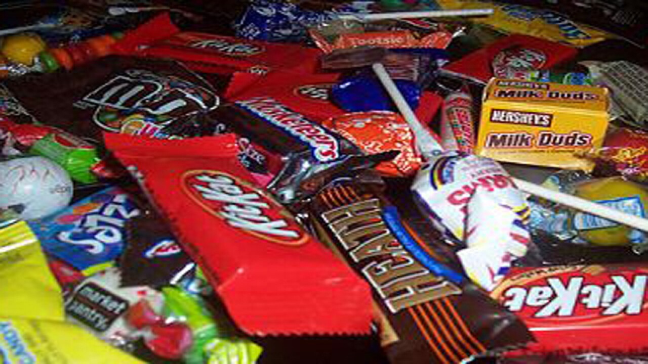 Survey 78 Percent Of Parents Admit They Steal Their Kids Halloween Candy