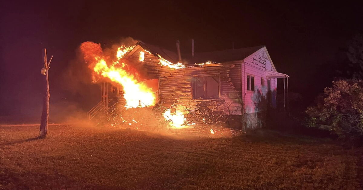 Fireworks ignite house fire in Payson - Vimarsana News