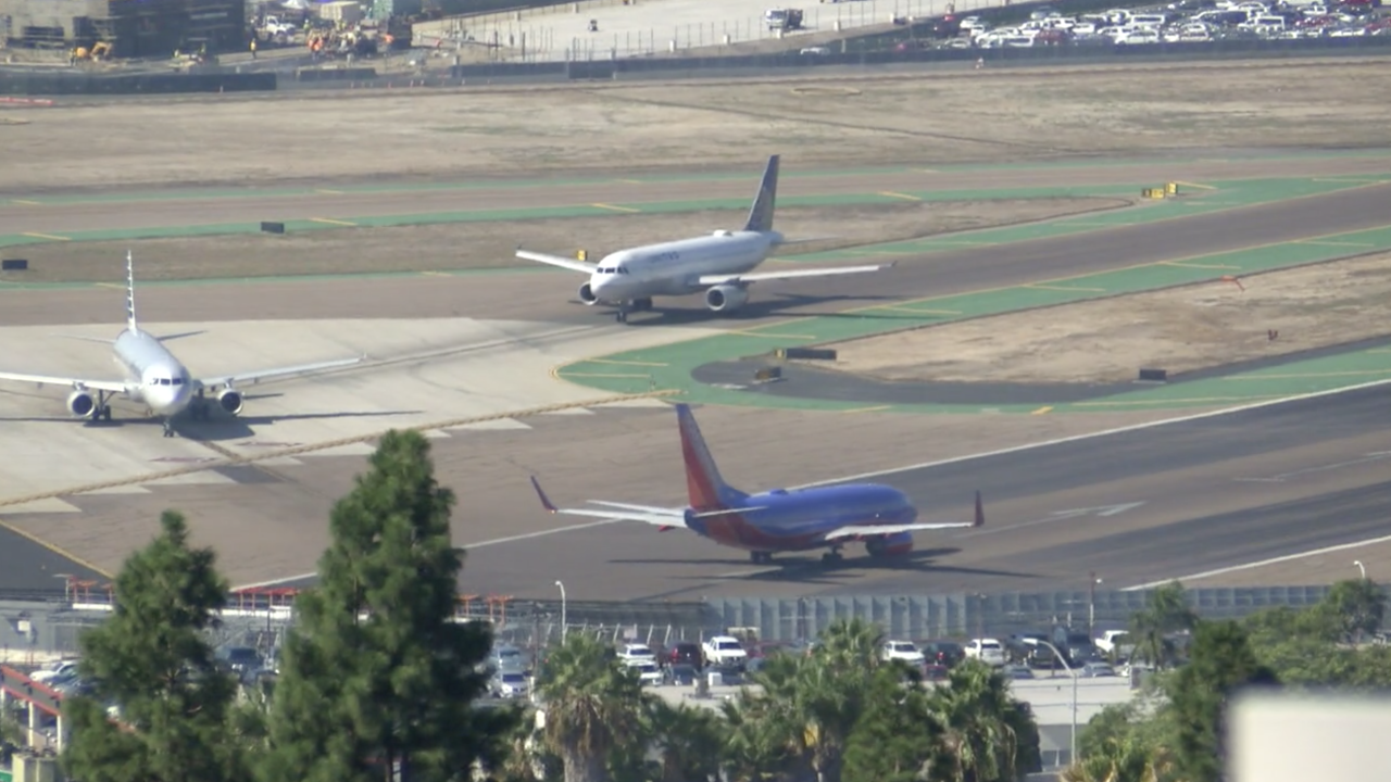 san diego international airport planes.png
