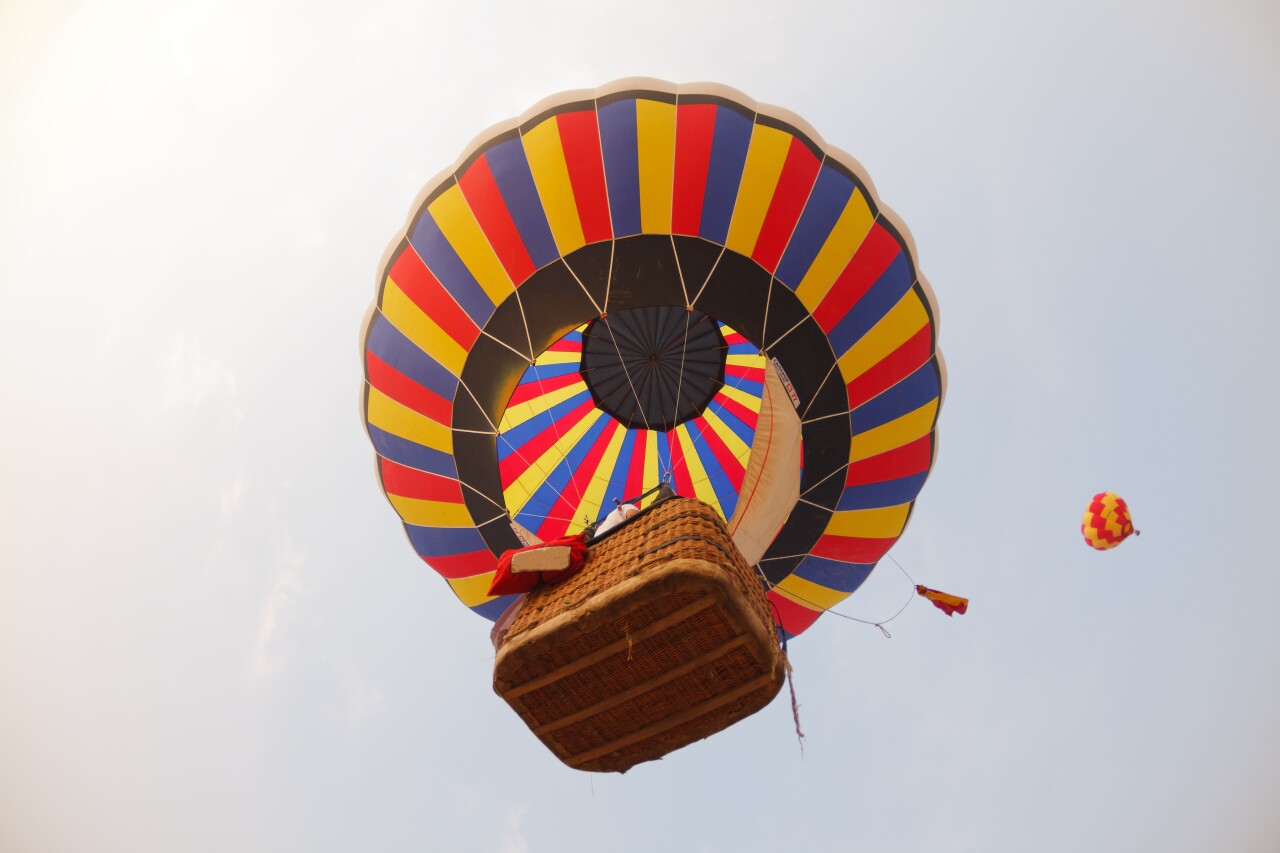 Colorful Hot Air Balloons in Flight