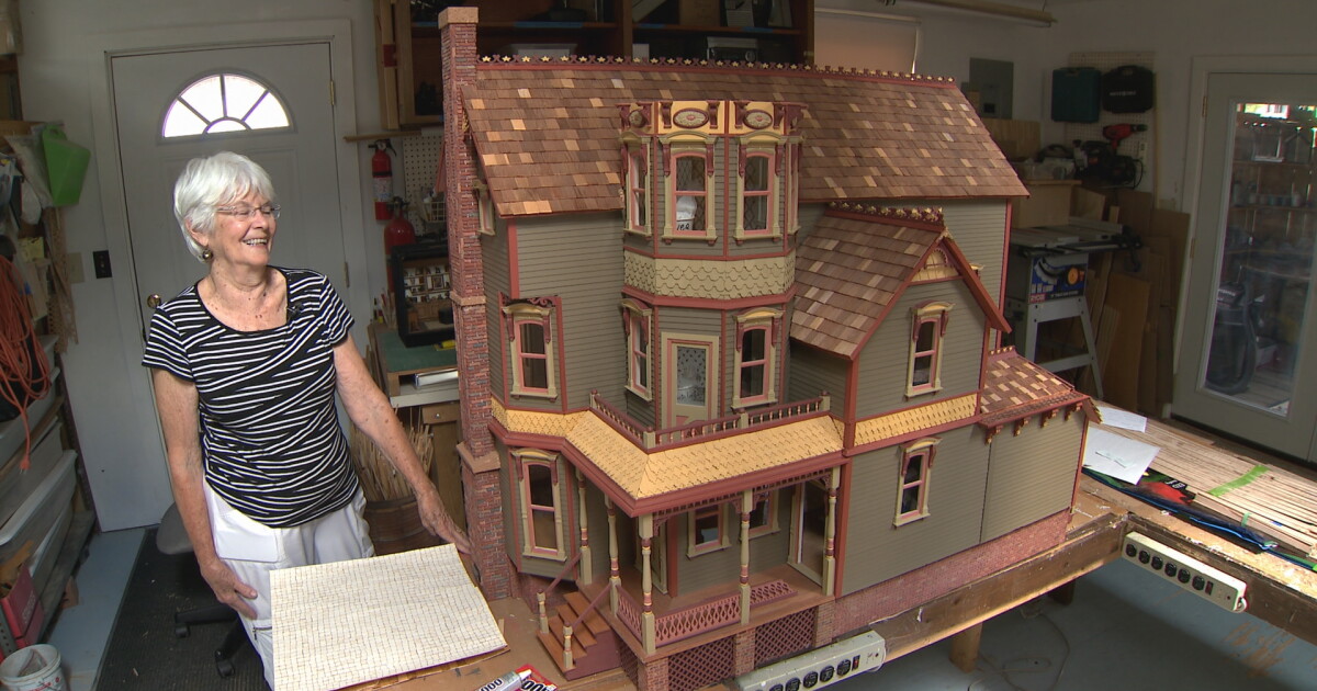 Miniature Cottage maintains unique tradition for more than 40 years - Vimarsana News