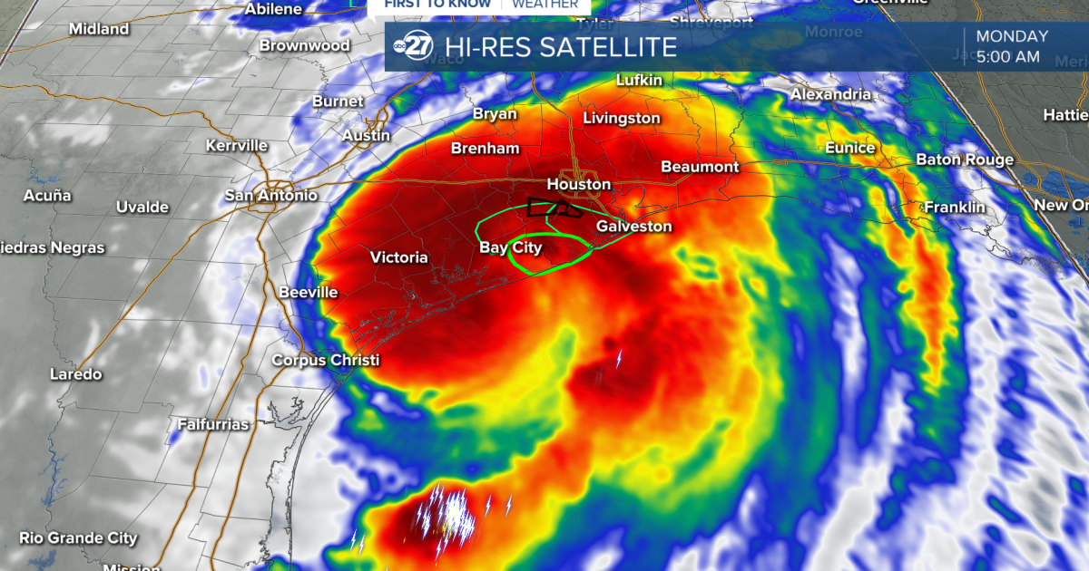 NEW VIDEO: Hurricane Beryl makes landfall as a Category 1 storm