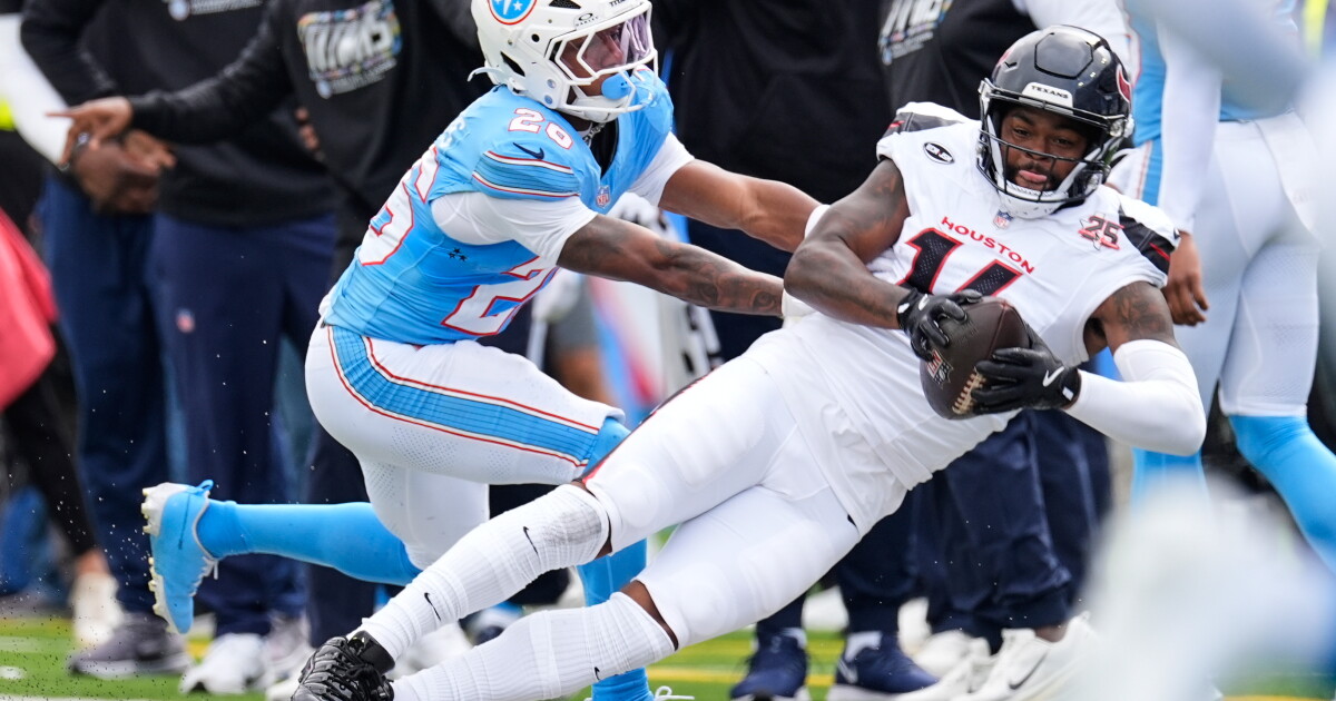 Titans fall to Texans 26-3