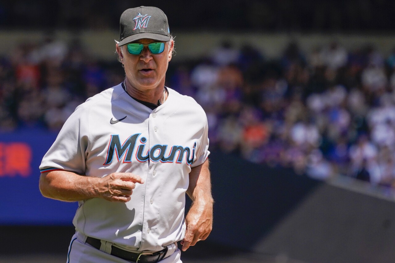 Marlins-Mattingly Out Baseball