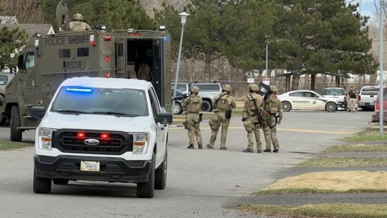 Deputies responding to incident NE of Helena.jpg