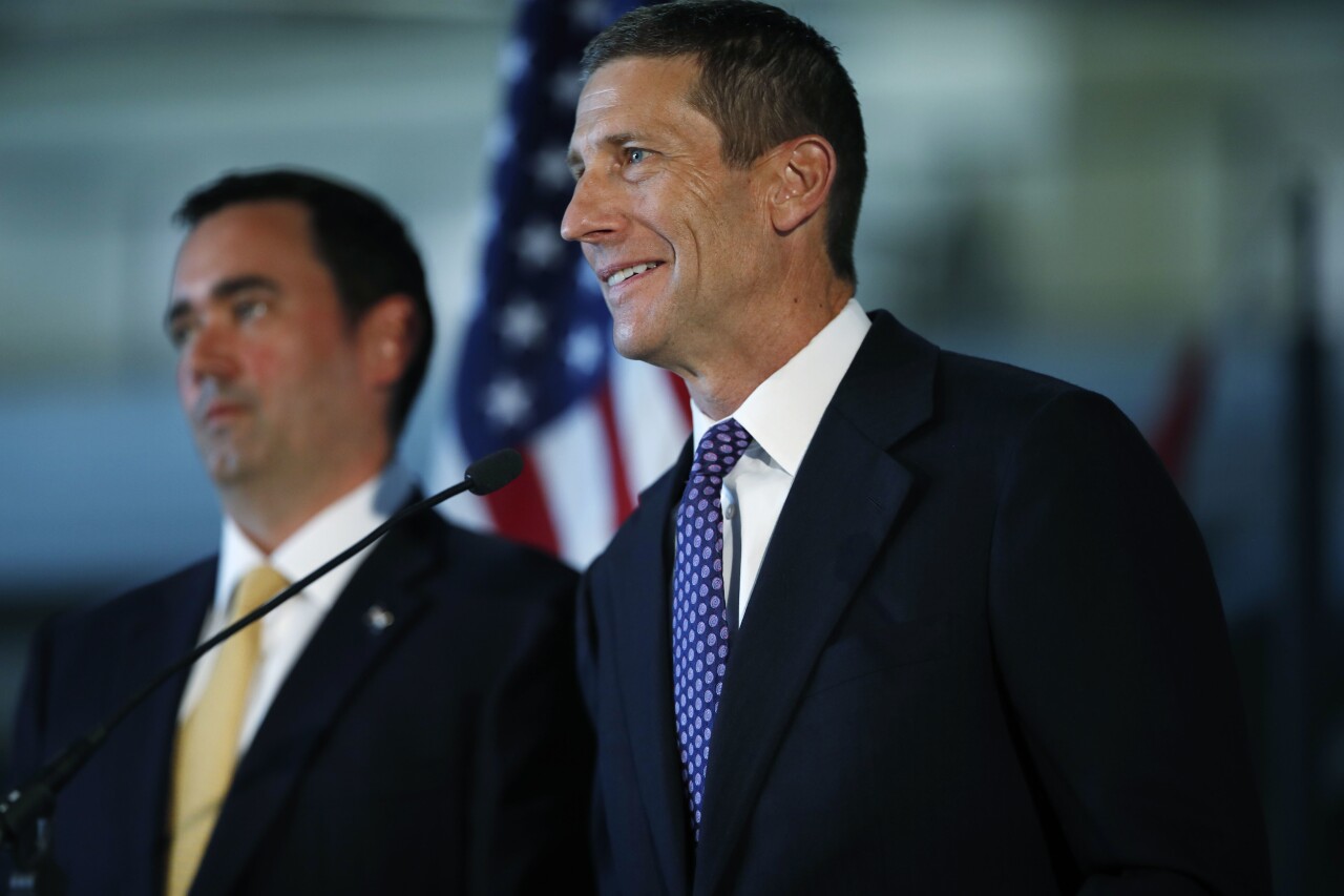 Walker Stapleton, Lang Sias, r m