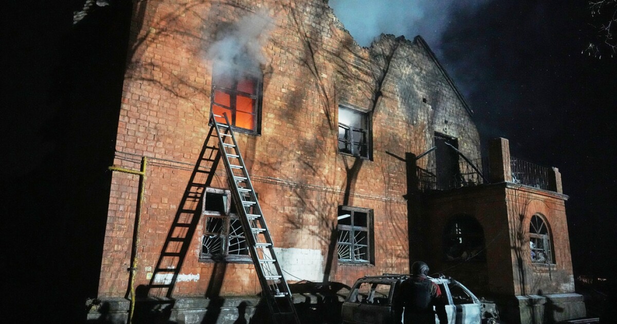 Russland setzt seine neue ballistische Rakete bei einem Großangriff auf ...