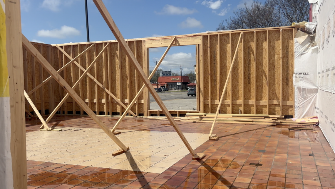 Taco Bueno Rebuilding