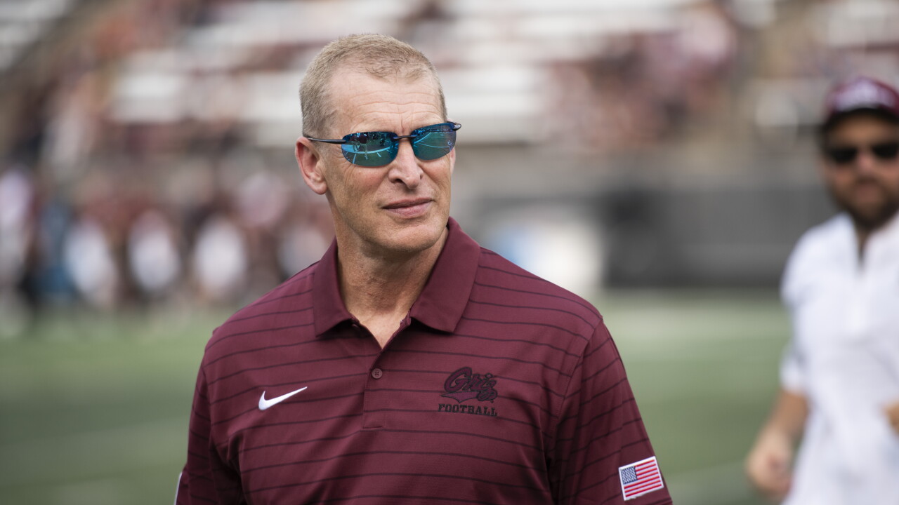 Illinois contrata a Bobby Hauck como coordinador defensivo Illinois contrata a Bobby Hauck como coordinador defensivo