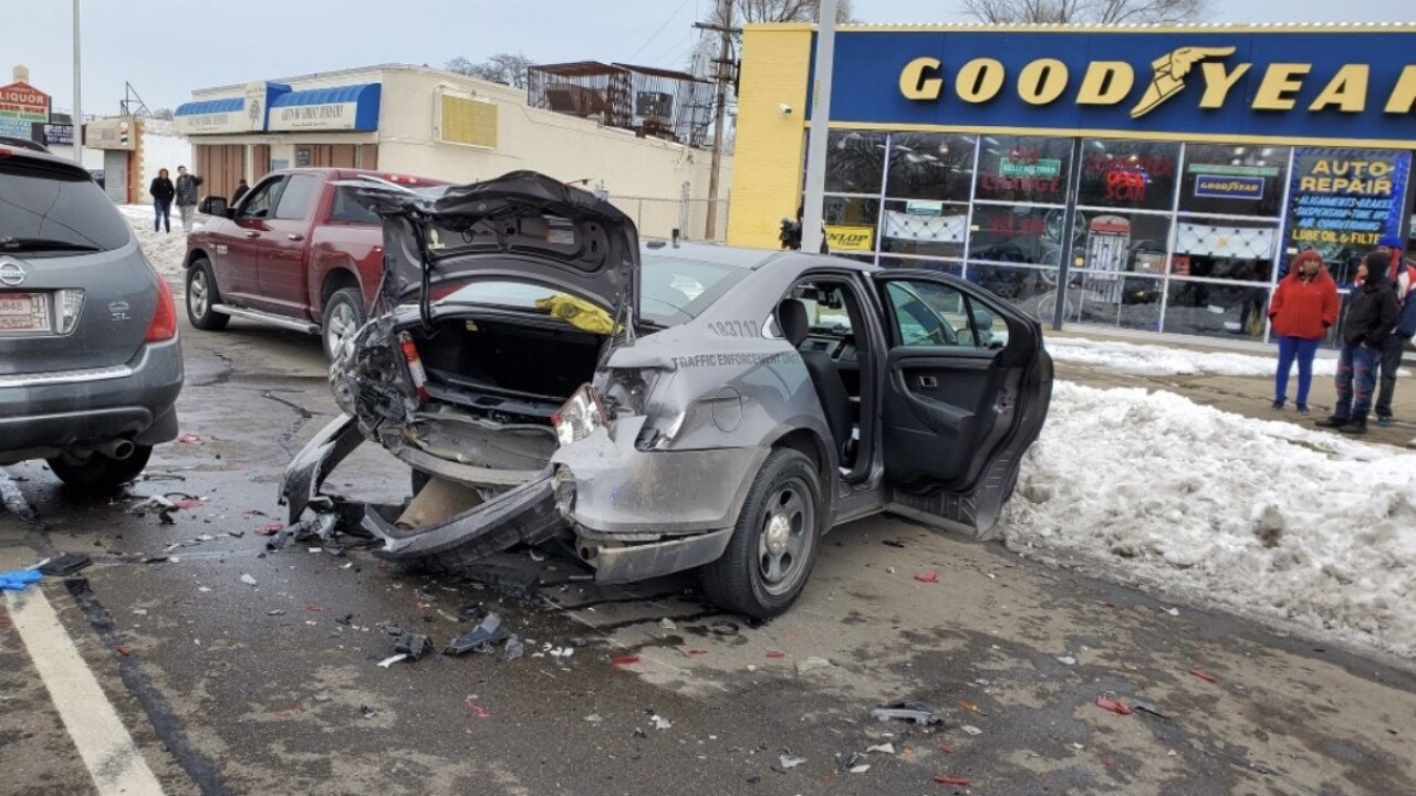 Dpd Officer Injured When Vehicle Hits Cruiser During Traffic Stop
