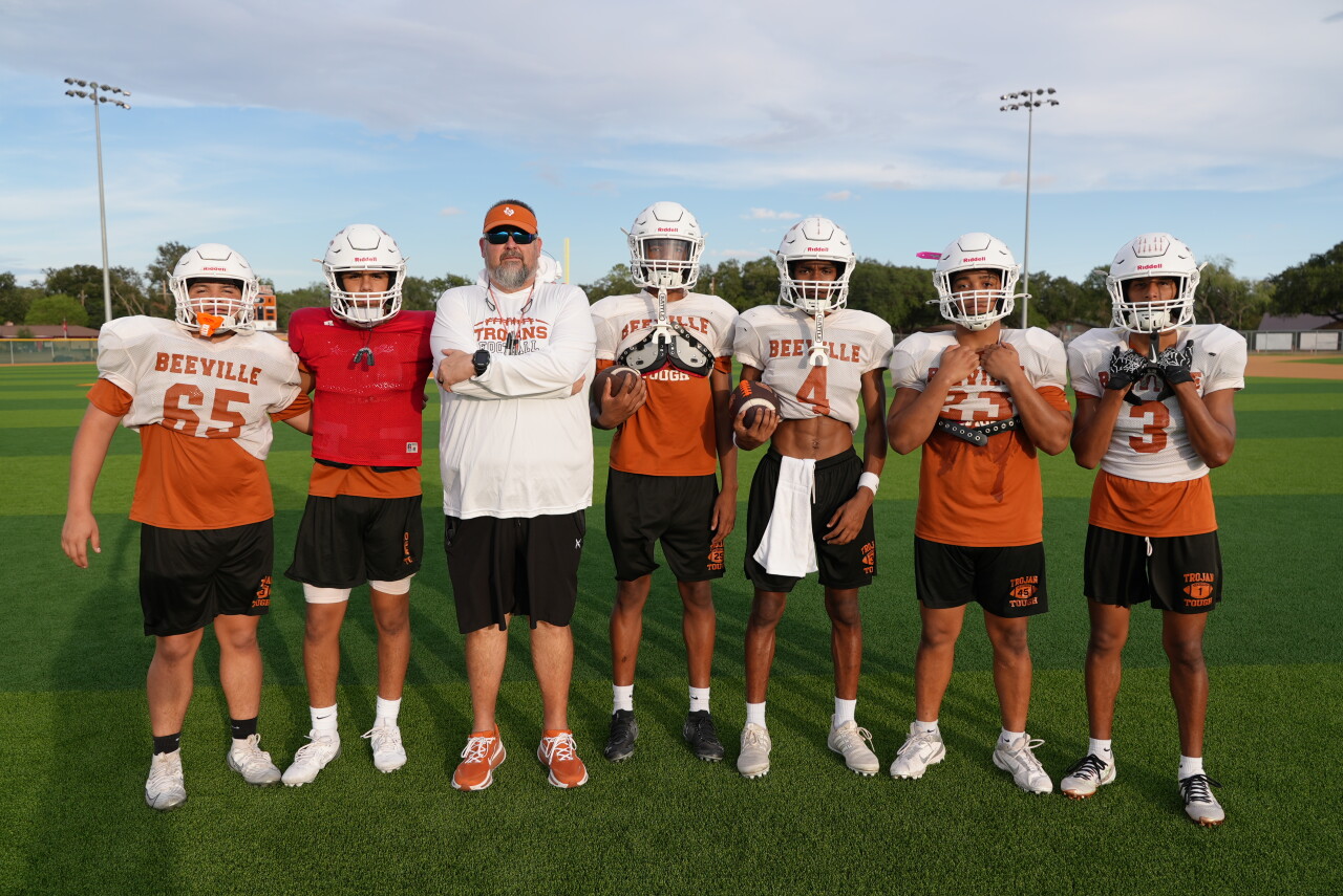Beeville football 2026