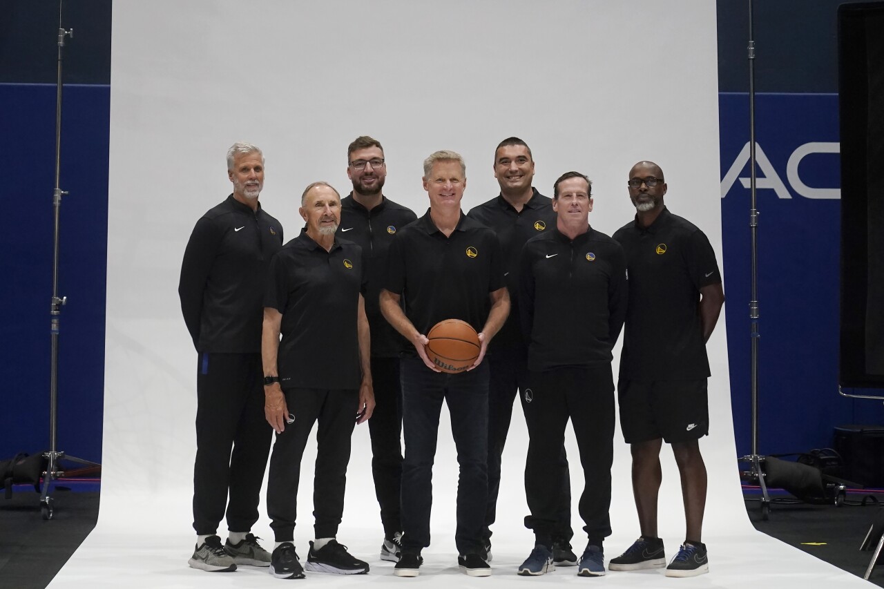 Steve Kerr, Bruce Fraser, Chris DeMarco, Dejan Milojevic, Kris Weems, Kenny Atkinson, Ron Adams