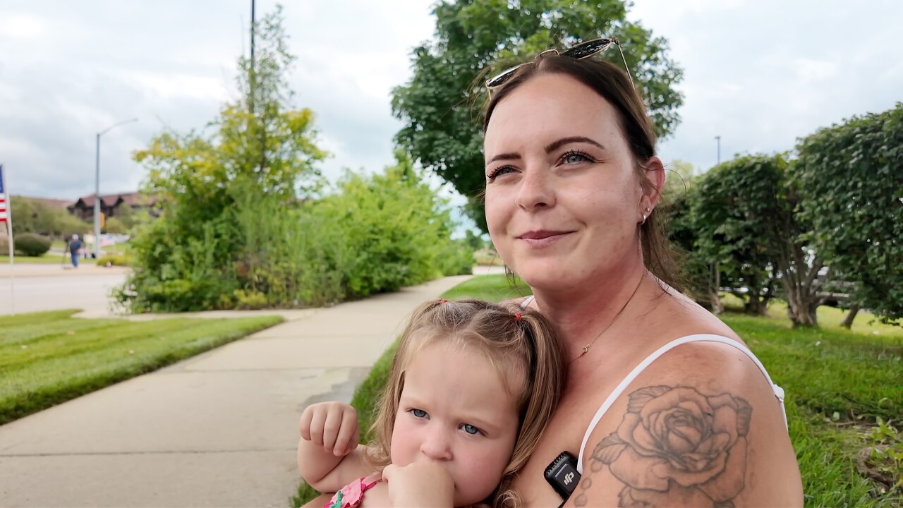 Ivy Dorsett and her daughter.jpg