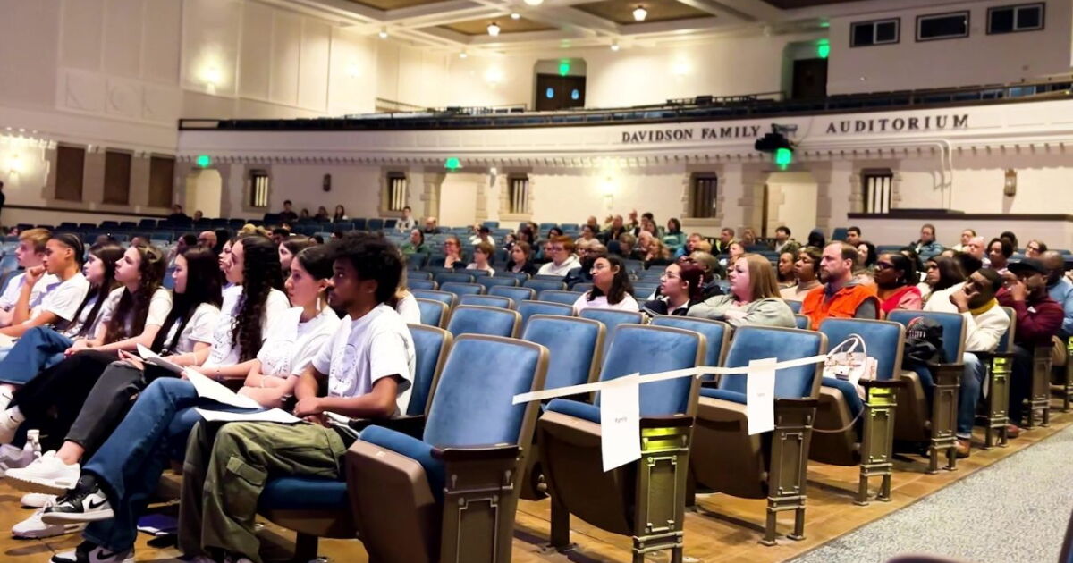 Great Falls students participate in 'Live The Dream' forum - Vimarsana News