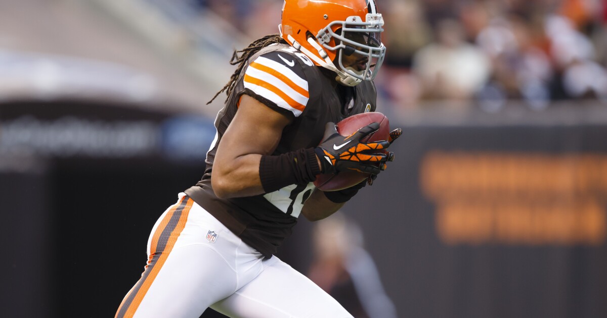Josh Cribbs, ster Slaughter named Browns Legends