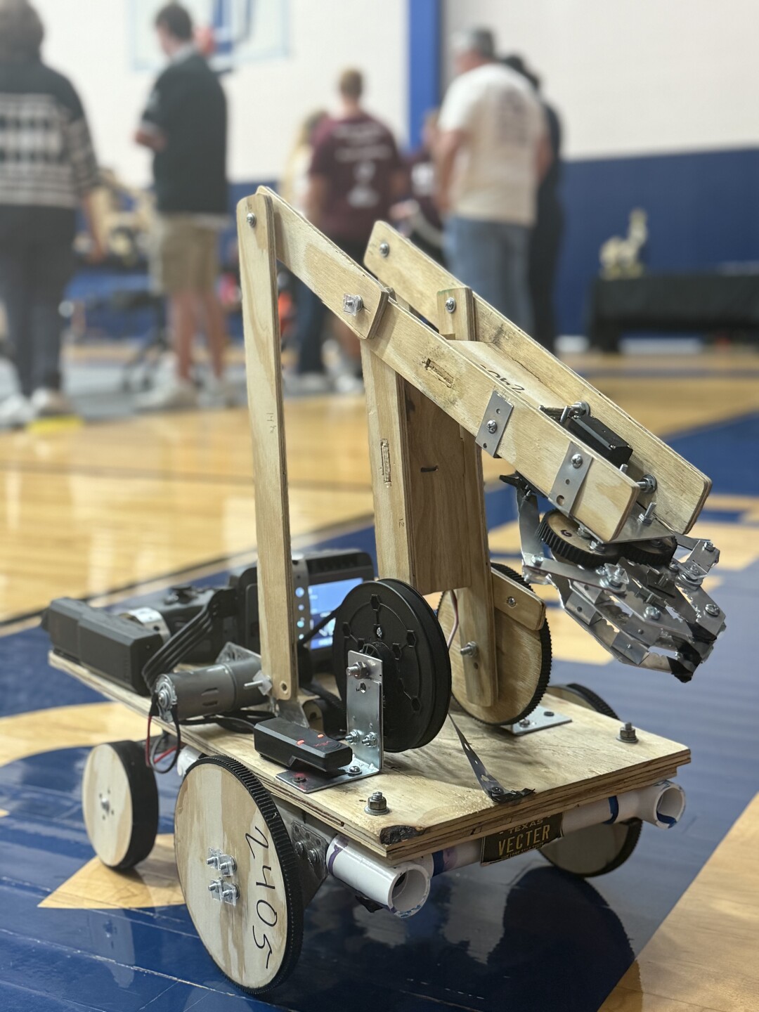 THS Vecter the robot one.jpg