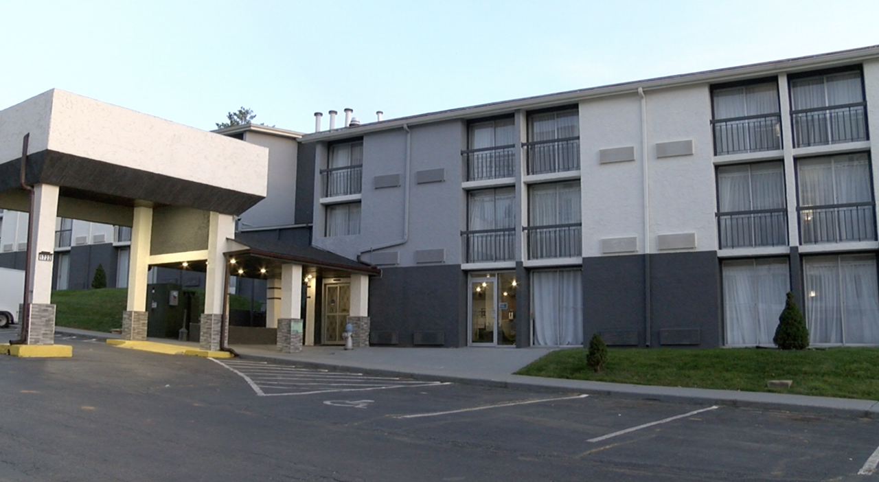 Bloomington hotel closes